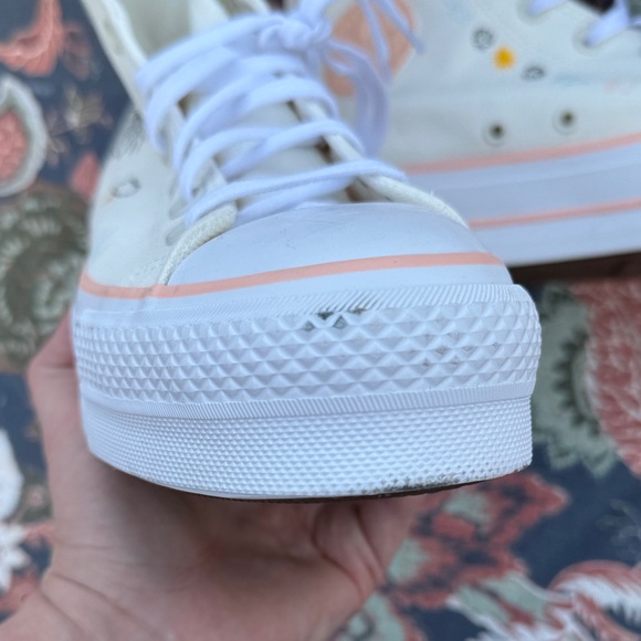 Stylish High-Top Cream Sneakers - Picture 12 of 13